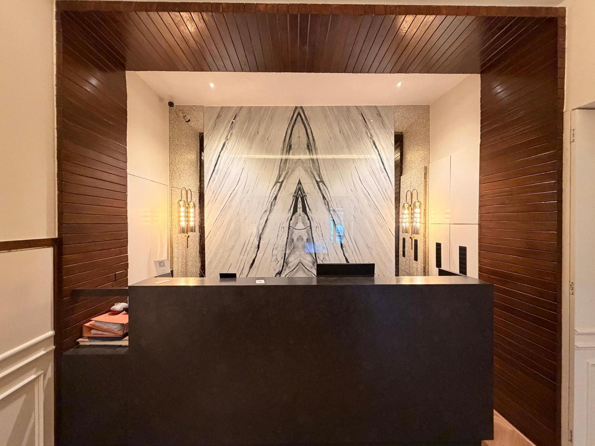Palm Breeze Hotel - Colaba — Photos 1